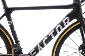 Factor O2 Carbone AXS 12V