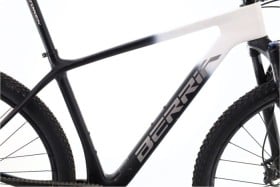 Berria Bravo Carbone