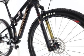 Berria Mako Carbone GX