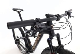 Berria Mako Carbone GX