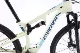 Berria Mako Carbone GX